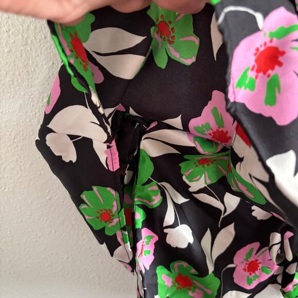 Who What Wear Floral True Wrap Short Sleeve Blouse Top Women's Size Medium - Picture 7 of 11